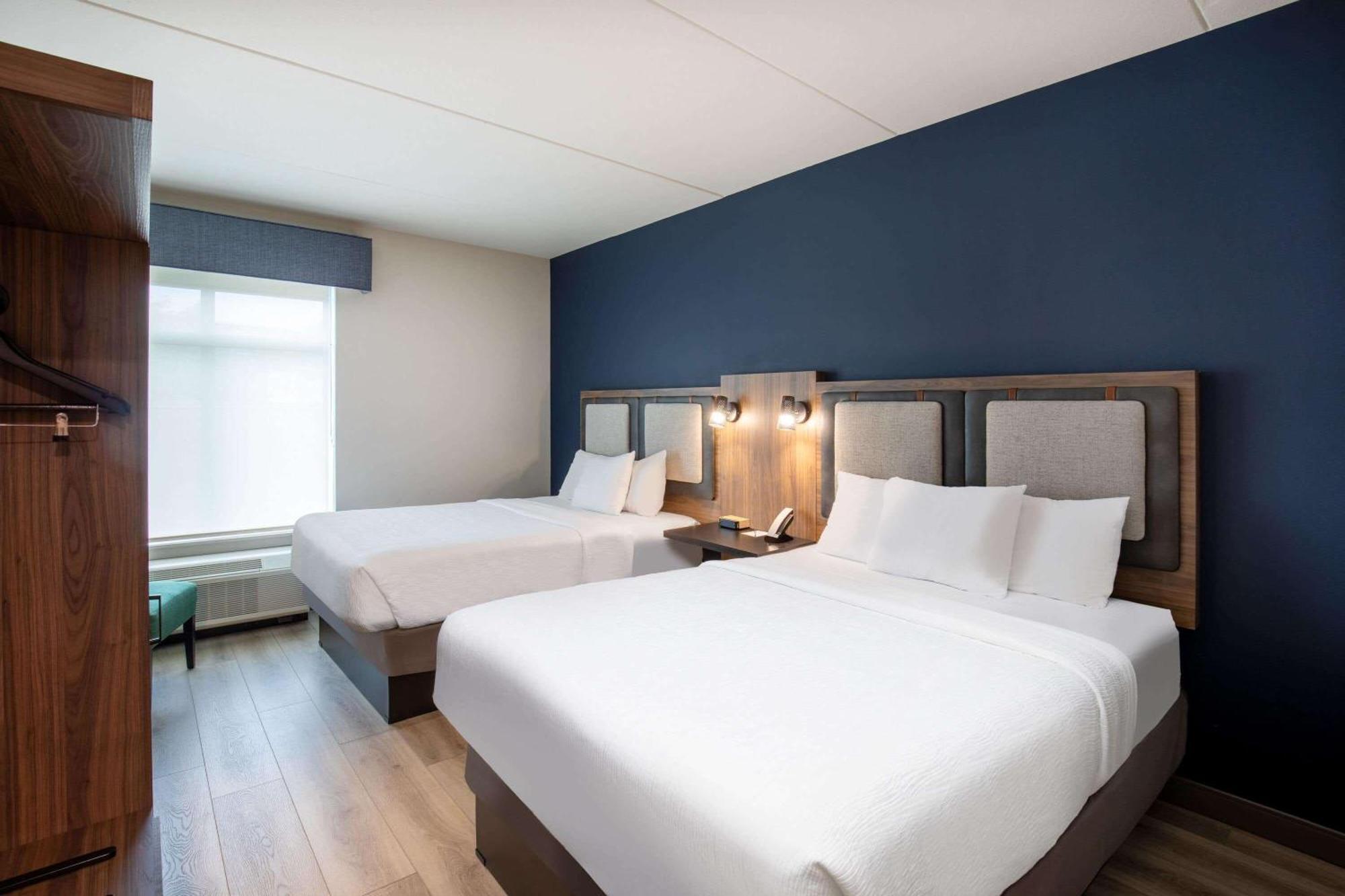 La Quinta Inn & Suites By Wyndham Chattanooga Downtown/South Екстериор снимка