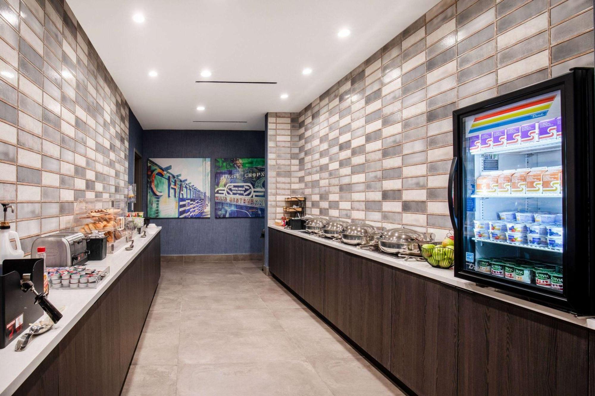 La Quinta Inn & Suites By Wyndham Chattanooga Downtown/South Екстериор снимка