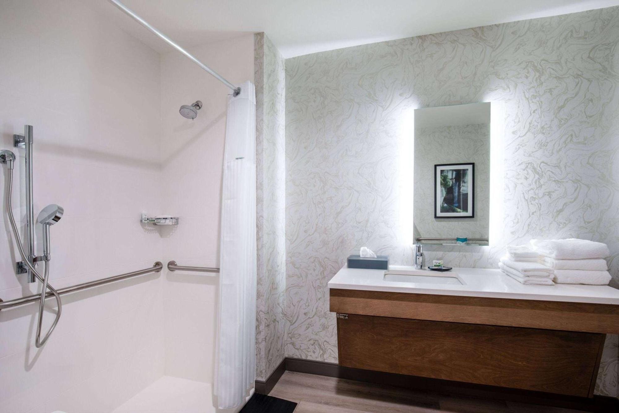 La Quinta Inn & Suites By Wyndham Chattanooga Downtown/South Екстериор снимка