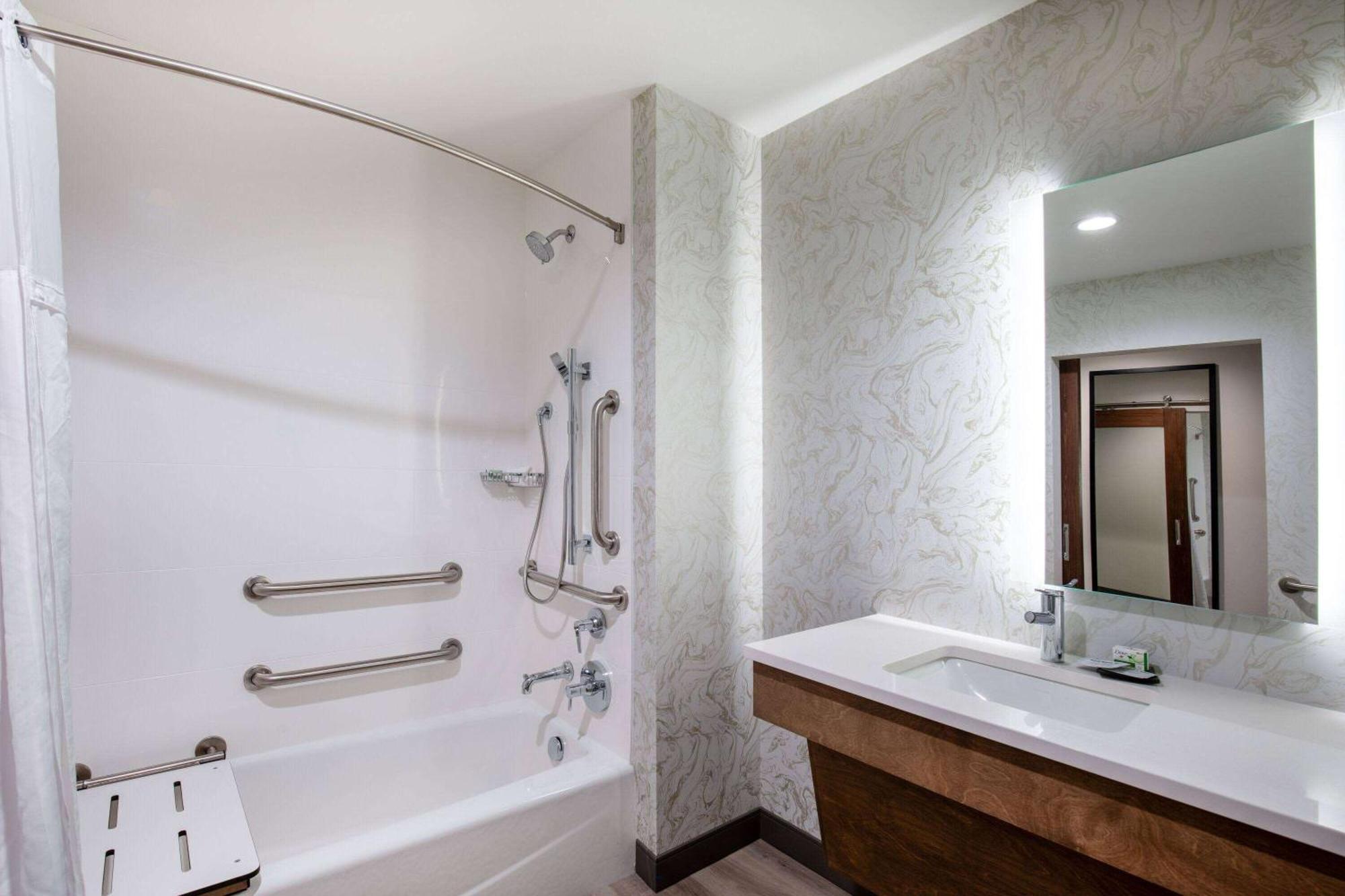 La Quinta Inn & Suites By Wyndham Chattanooga Downtown/South Екстериор снимка